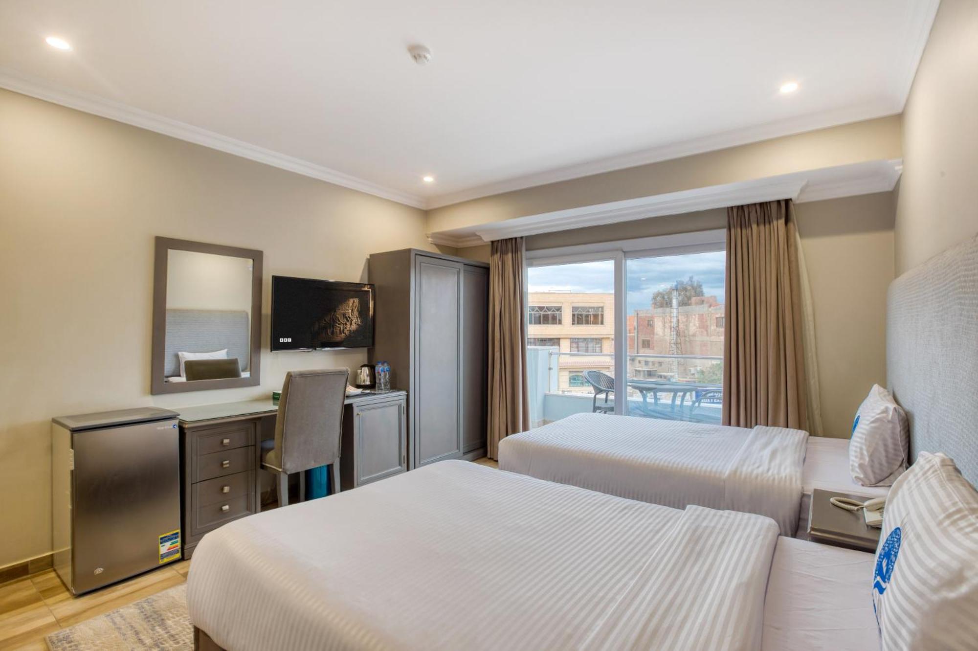 Mamlouk Pyramids Hotel Kafret el-Gabal Екстериор снимка